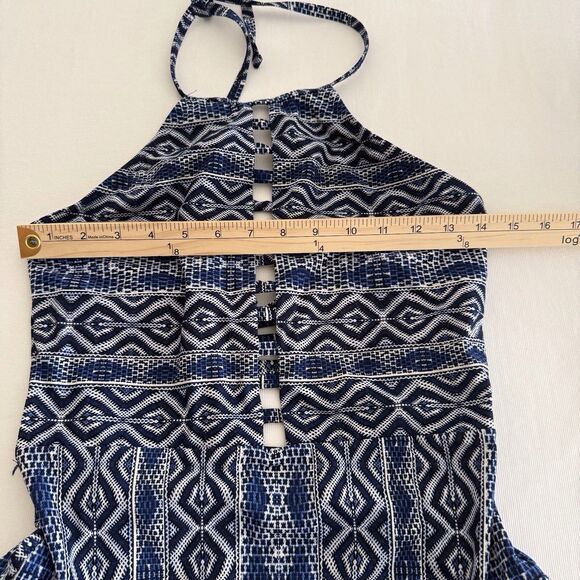 La Blanca Blue and White Patterned Keyhole Front One Piece Swimsuit Size 10 - Picture 3 of 12